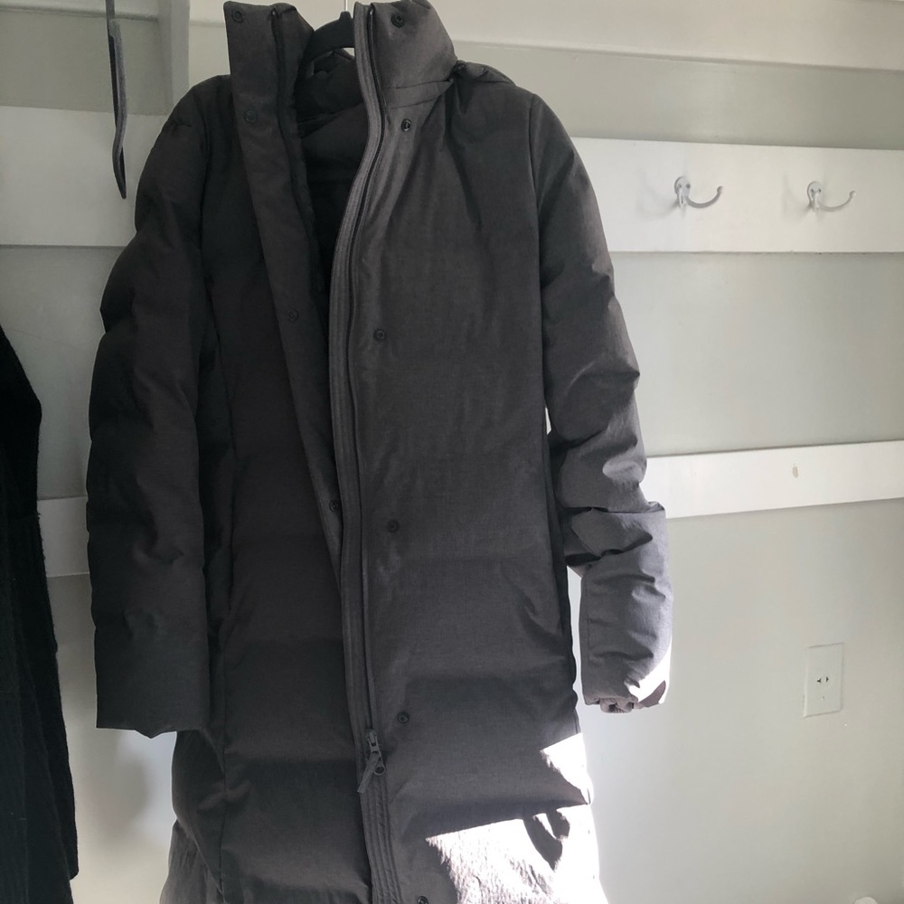 XS grey down coat